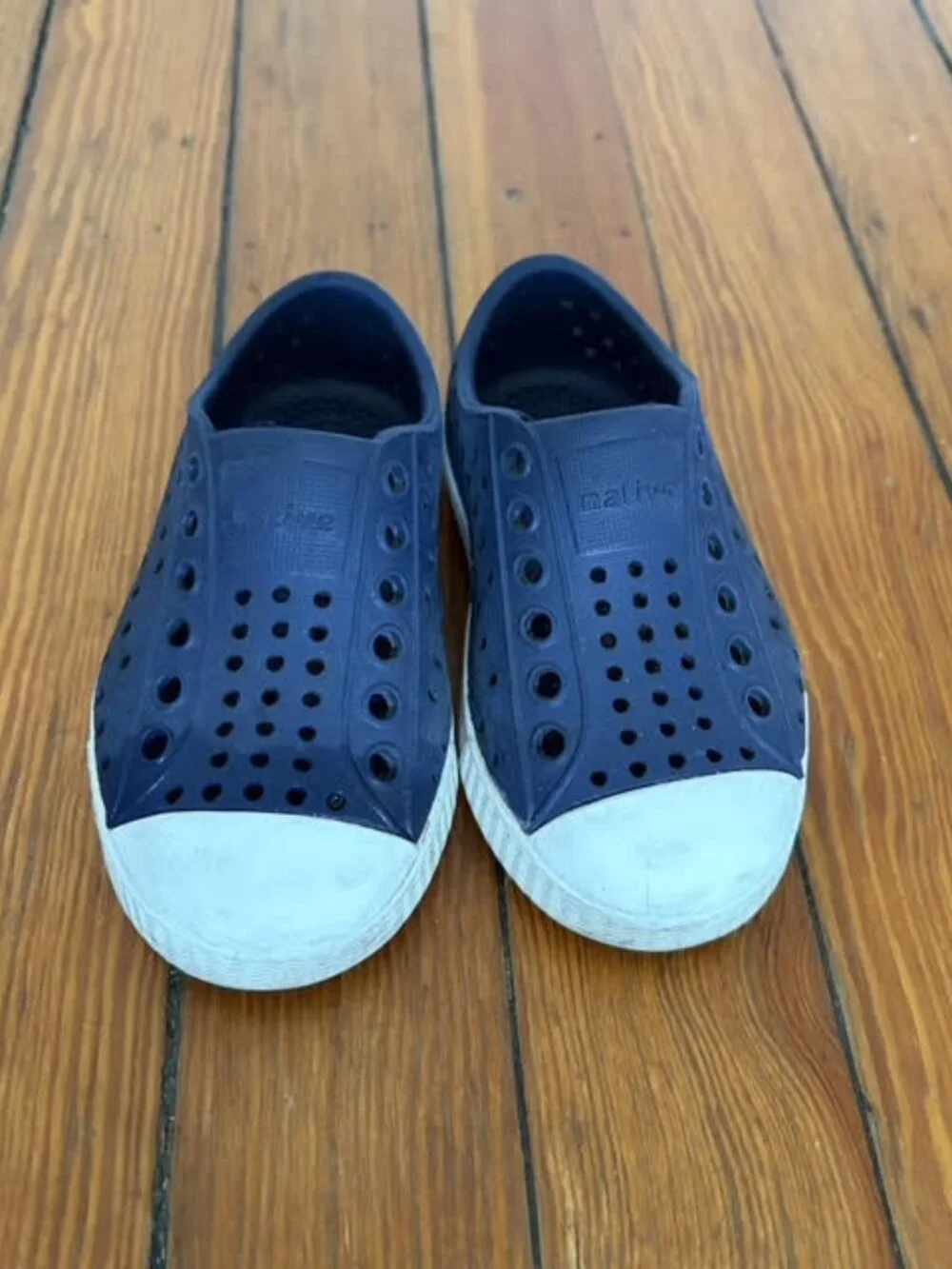 Native Kids Slip-On Water Shoes in Navy Blue and White size Children’s 6 c